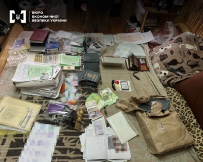 Организация незаконного производства и сбыта поддельных водительских удостоверений в Черновцах