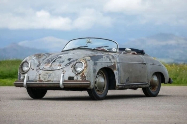 Раритетний Porsche 356 Speedster 1955 року: легендарний спорткар після 60 років у сараї виставлений на аукціон