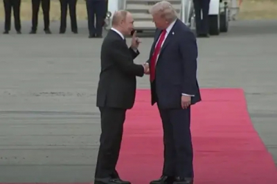 Загадки внешнего вида Владимира Путина на встрече с Дональдом Трампом: экзоскелет или скрытые платформы?