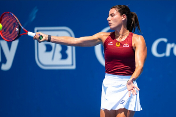 Неожиданное поражение Эммы Наварро на WTA 1000 в Цинциннати: Как Элла Зайдель одержала победу в трёх сетах
