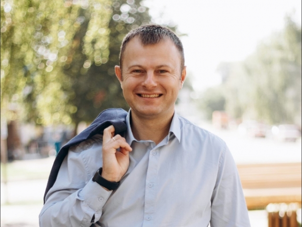 Микола Різник: Політична кар&#039;єра, корупційні скандали та вплив на розвиток громади