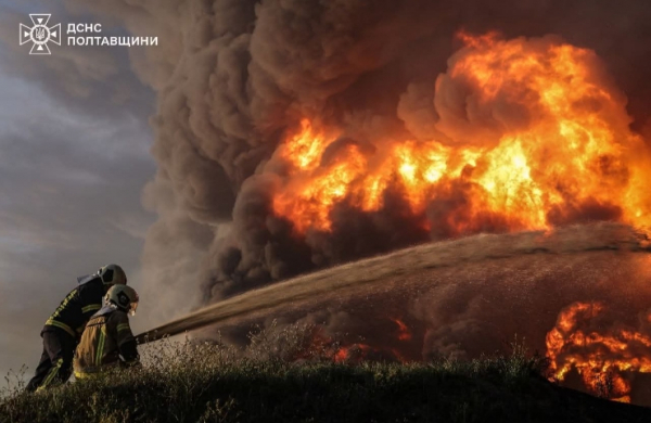 Масштабна пожежа на підприємстві внаслідок російського обстрілу: стан ліквідації та наслідки для економіки